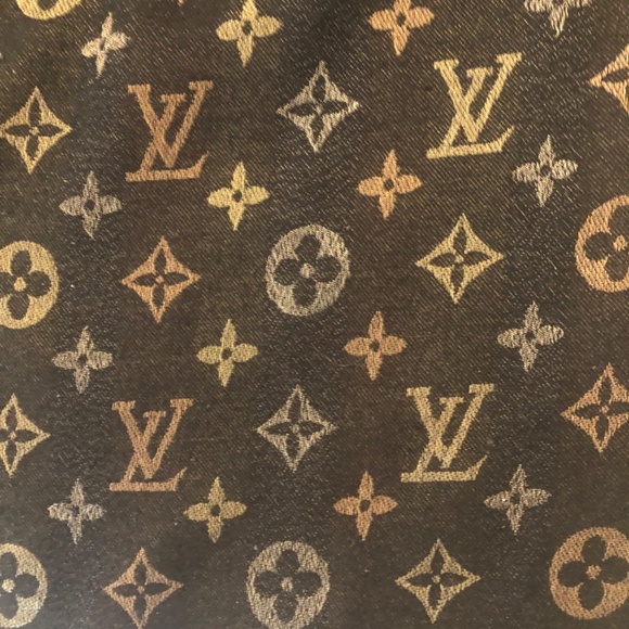 Louis Vuitton monogram shine shawl/wrap - Picture 2 of 7